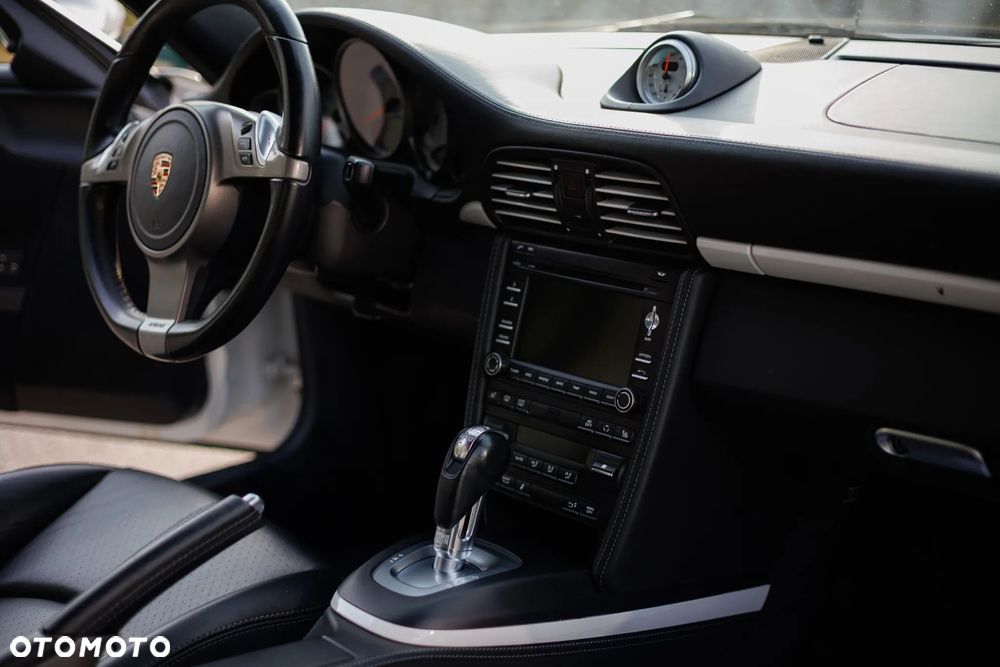 Porsche 911 Carrera 4S PDK - 7