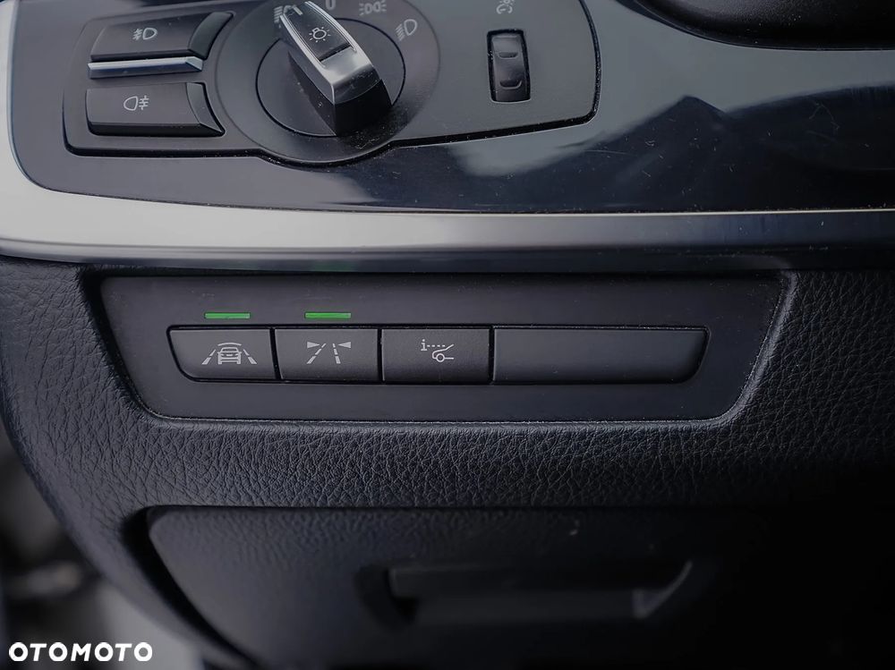 BMW Seria 5 520d xDrive - 6