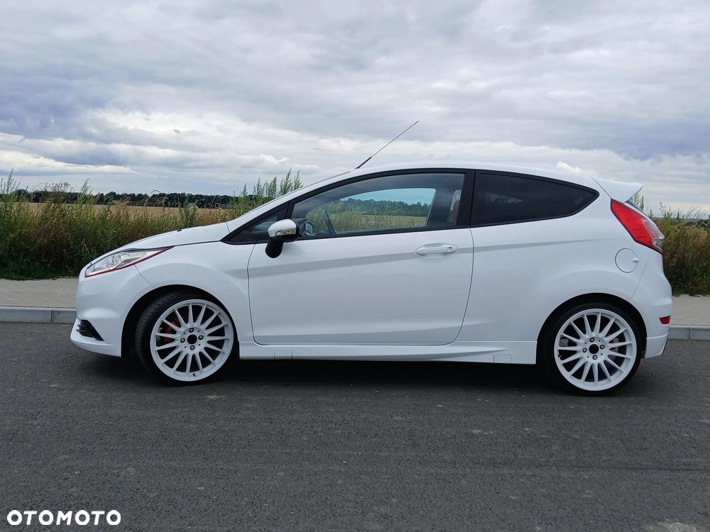 Ford Fiesta 1.6 EcoBoost ST - 5