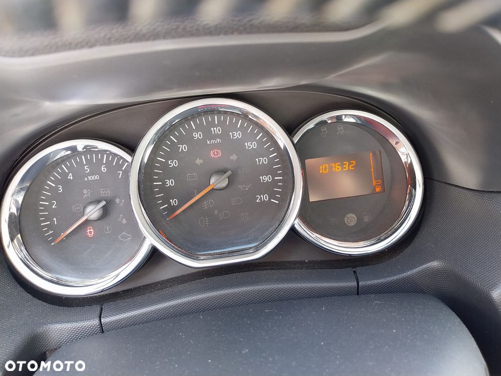 Dacia Duster 1.6 SCe Laureate S&S - 11