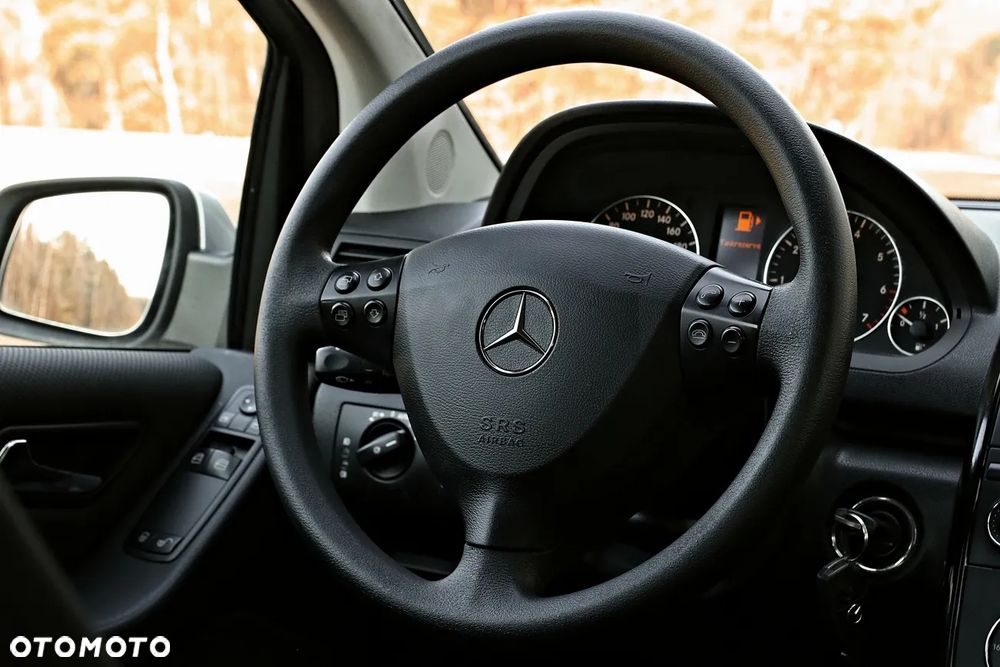 Mercedes-Benz Klasa A 150 BlueEFFICIENCY Avantgarde Flotte - 35