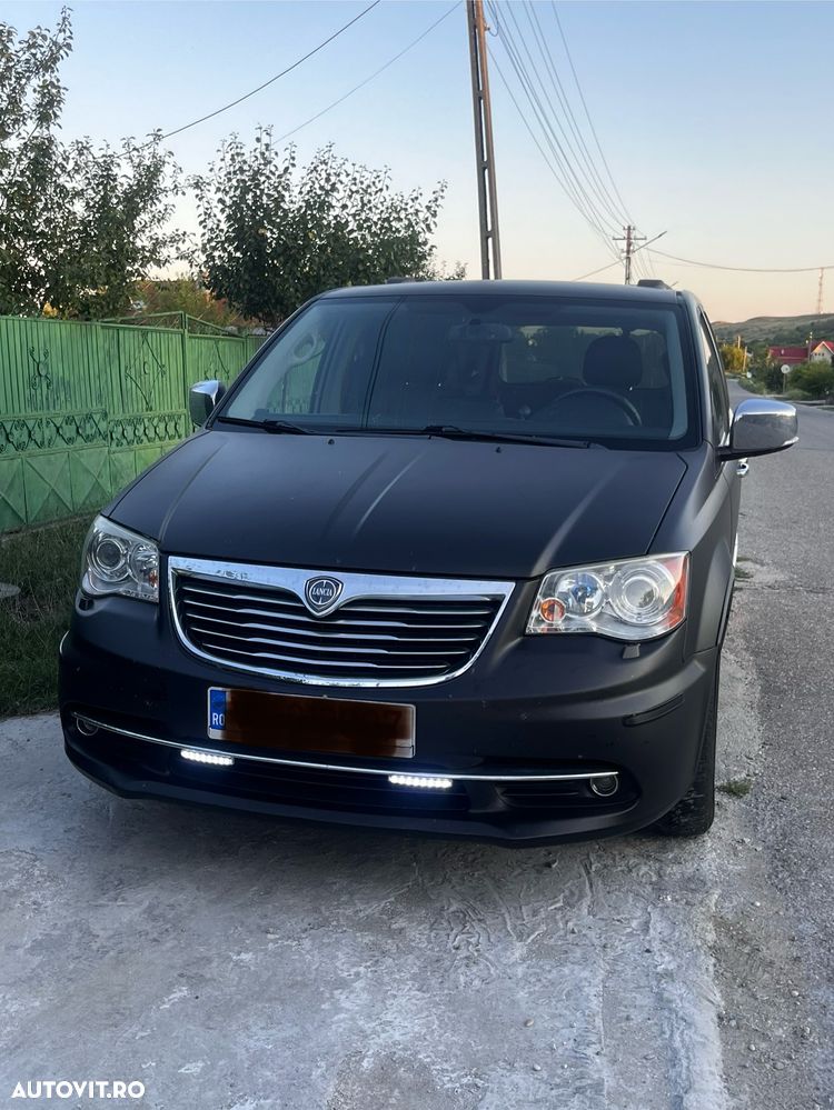 Lancia Voyager - 1