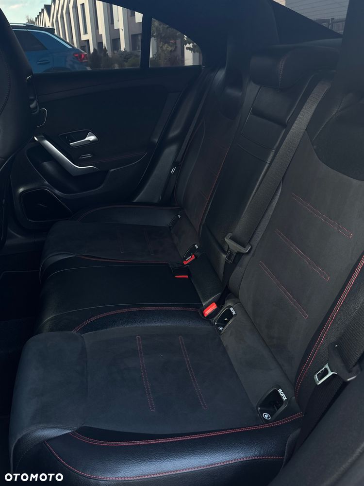 Mercedes-Benz CLA - 16