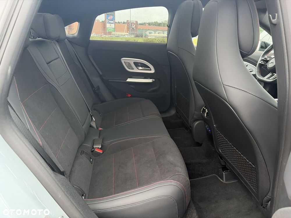 Mercedes-Benz CLA 200 mHEV 4-Matic 8G-DCT - 15