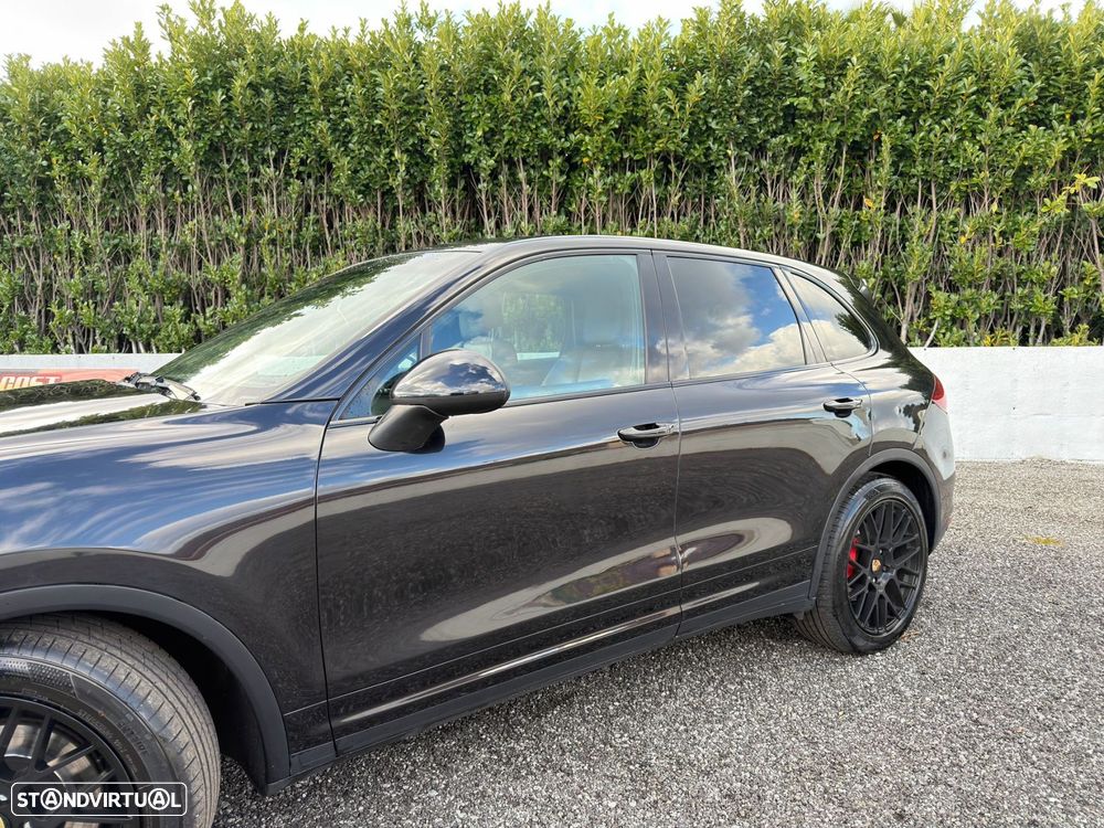 Porsche Cayenne - 22