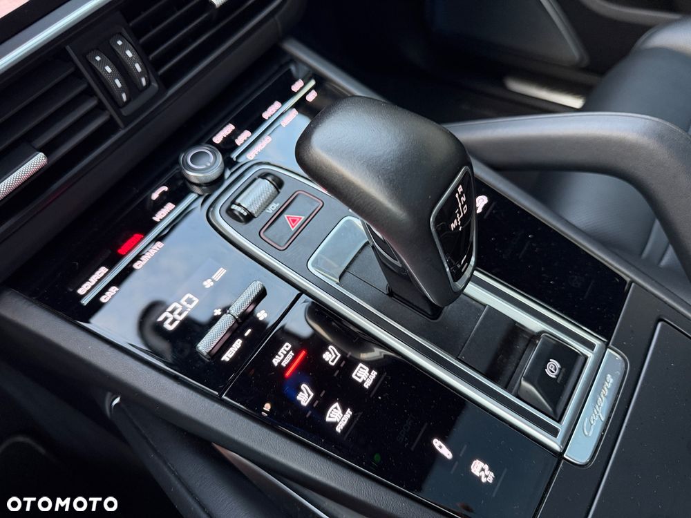 Porsche Cayenne Turbo - 8