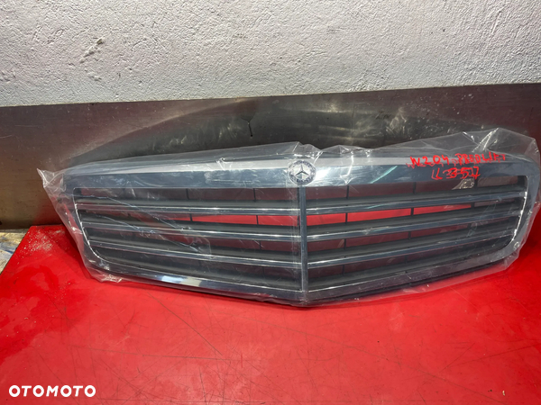 GRILL ATRAPA CHŁODNICY MERCEDES PZEDLIFT W204