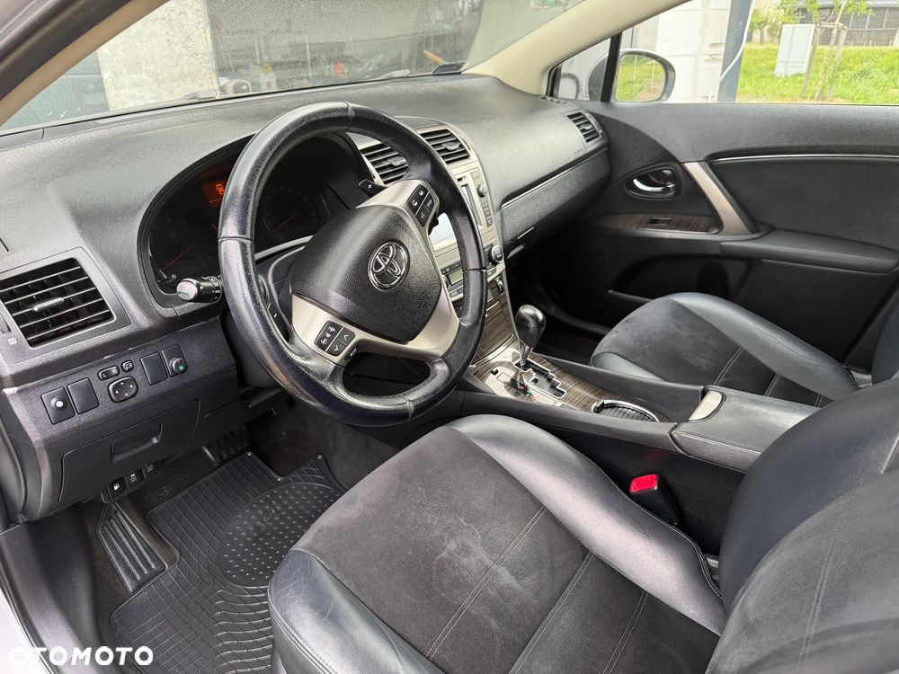 Toyota Avensis 1.8 Premium MS - 9