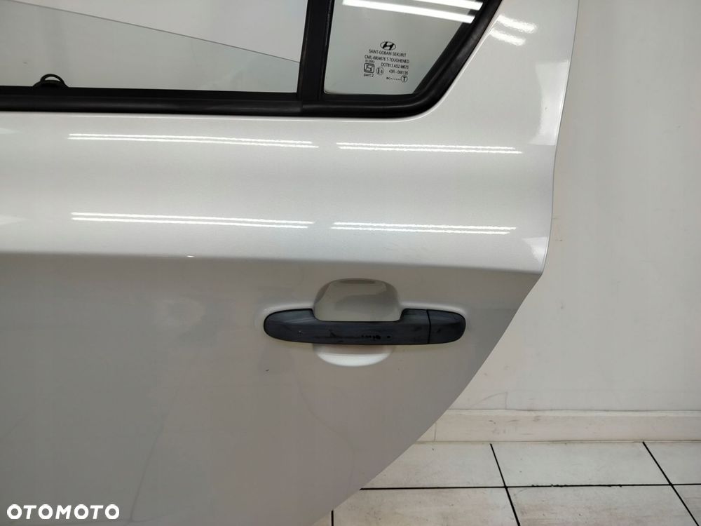 hyundai i20 i 08r- drzwi lewe tylne lewy tył rys - 2