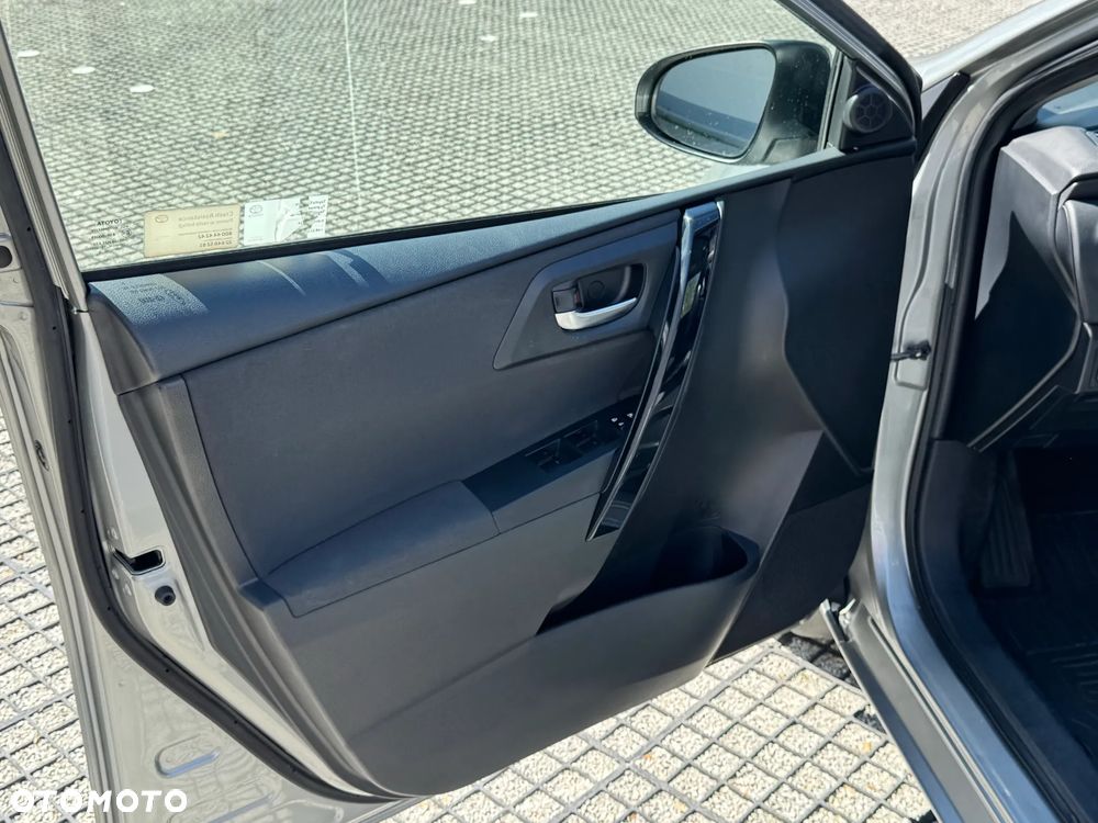 Toyota Auris 1.6 Premium MS - 36
