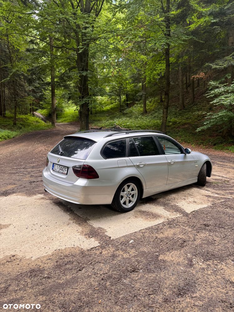 BMW Seria 3 320i - 8