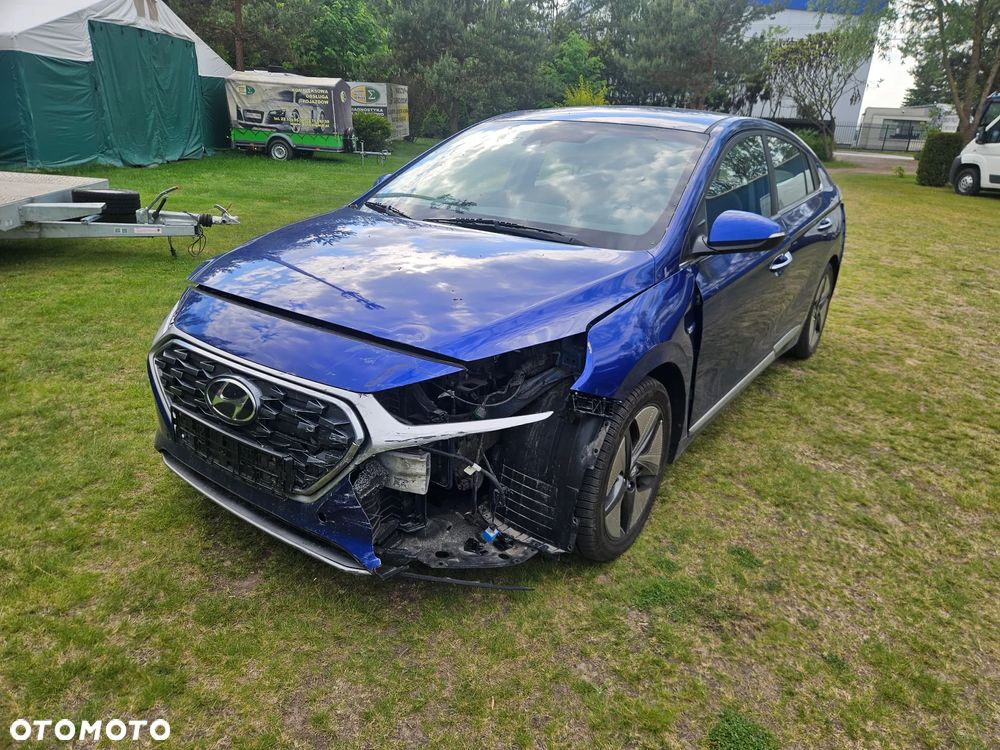 Hyundai IONIQ Hybrid Platinum - 2