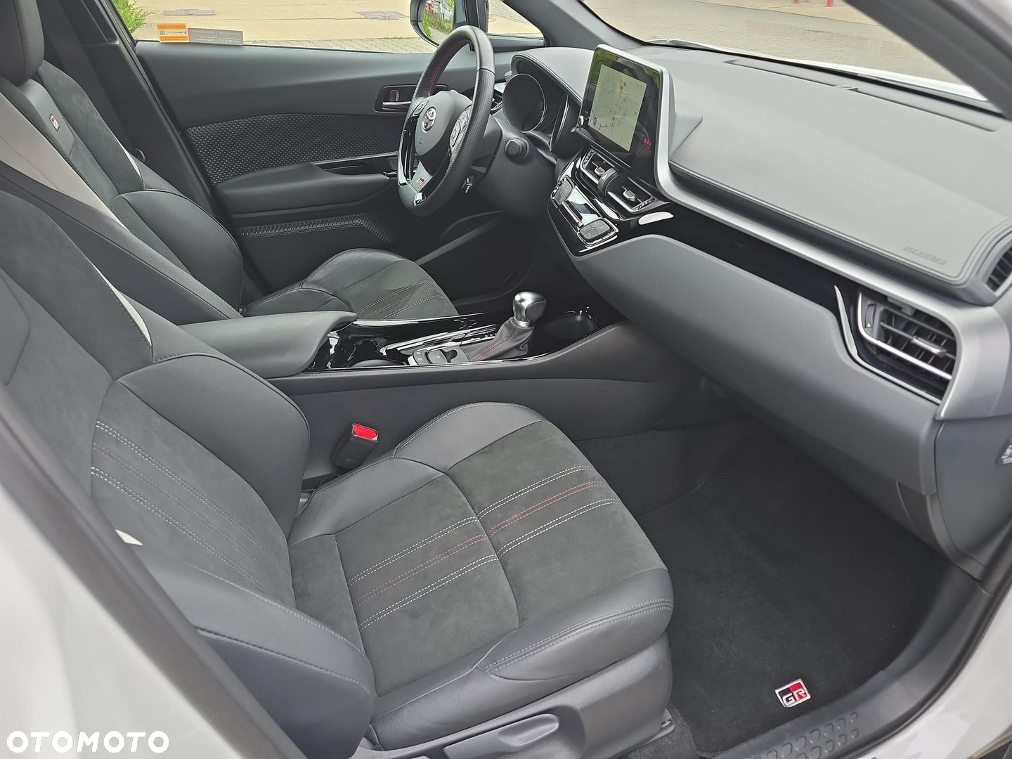 Toyota C-HR 2.0 Hybrid GR Sport - 8