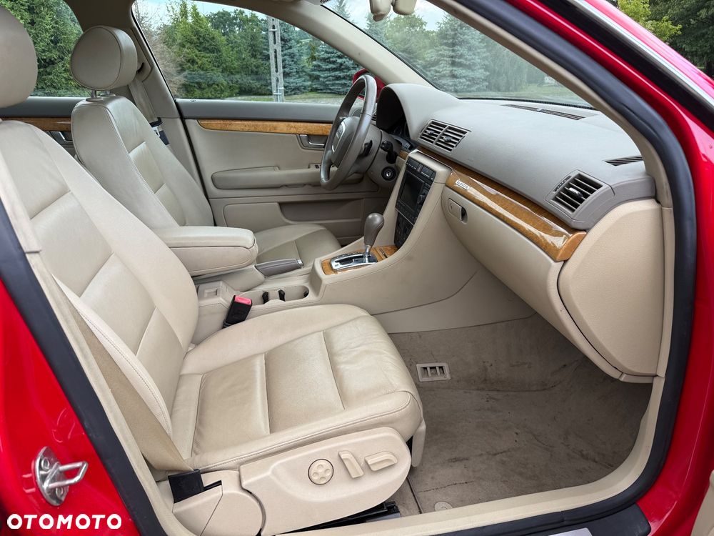 Audi A4 2.0 T FSI quattro tiptronic - 11