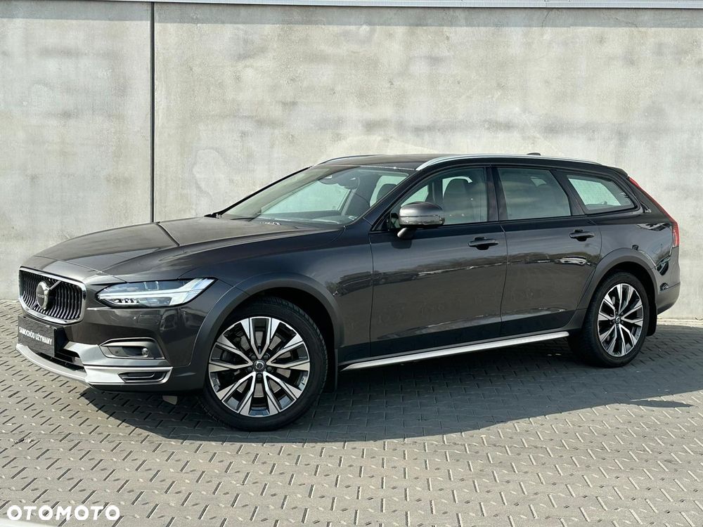 Volvo V90 Cross Country - 2