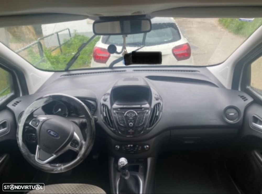 Ford Tourneo Courier - 11