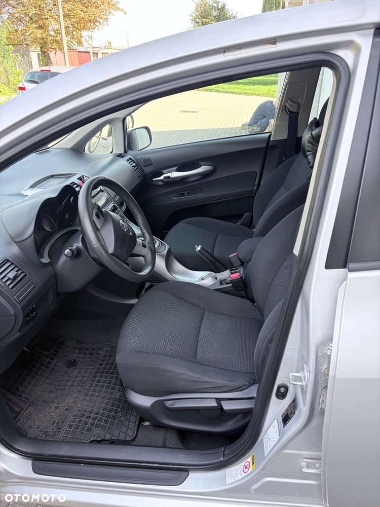 Toyota Auris - 14