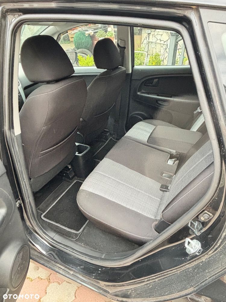 Kia Venga 1.4 CRDi 90 Edition 7 - 8