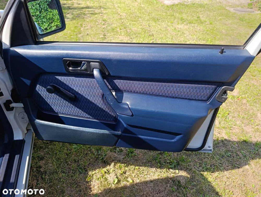 Mercedes-Benz W201 (190) - 22