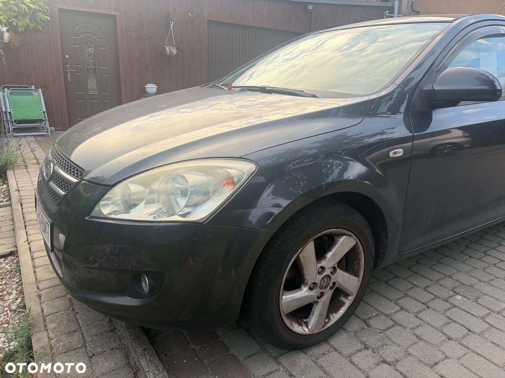 Kia Ceed - 4