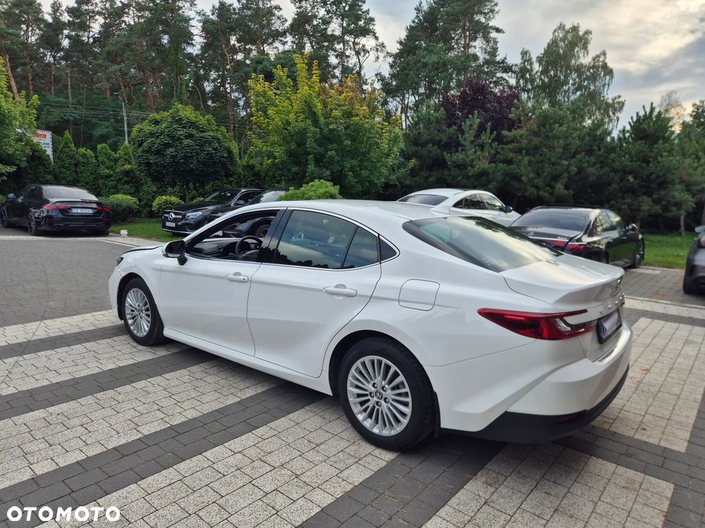 Toyota Camry - 11