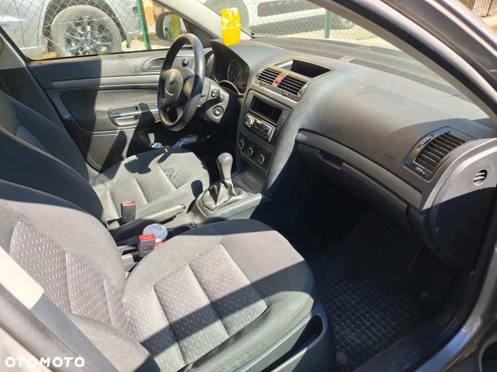 Skoda Octavia 1.6 - 13