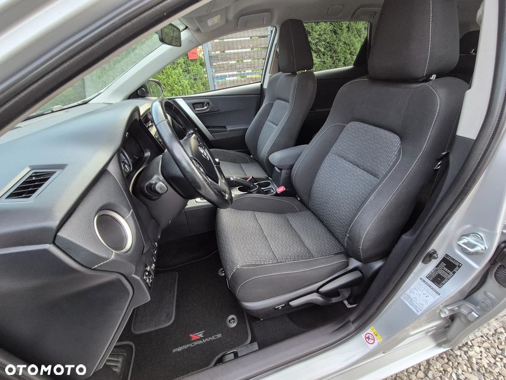 Toyota Auris 1.6 Valvematic Executive - 28