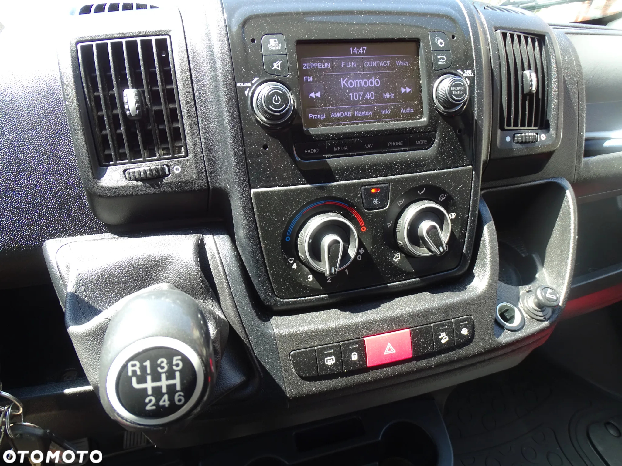 Peugeot BOXER 2, 2 HDI -103 KW -140 KM , KLIMATYZACJA, FULL OPCJA ,ALU-KONTENER 4,10x 2,10x2,10 ,WINDA- KLAPA ZAŁADOWCZA - DHOLLANDIA. - 6