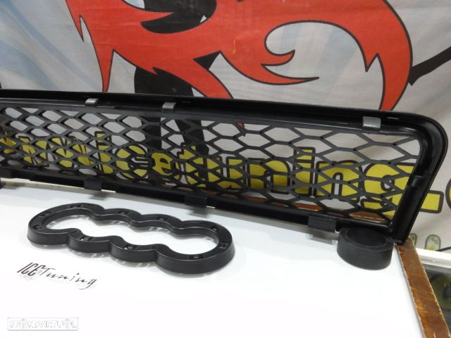 Grelha frontal em plástico Audi A4 8e, B6 01-04 RS4 LOOK em preto mate - 17