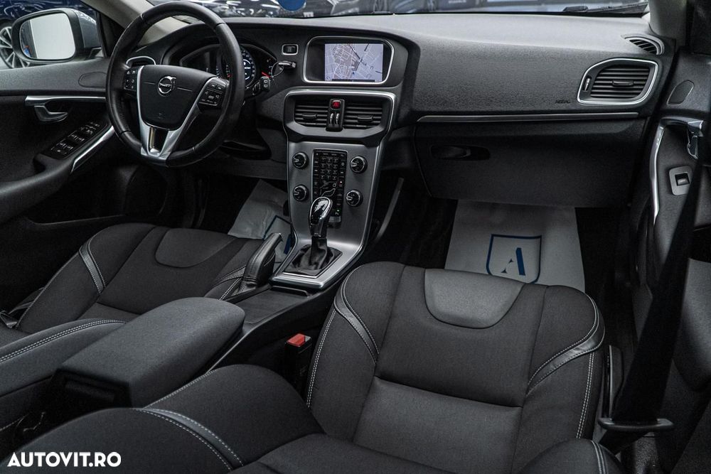 Volvo V40 D3 Geartronic Momentum - 2