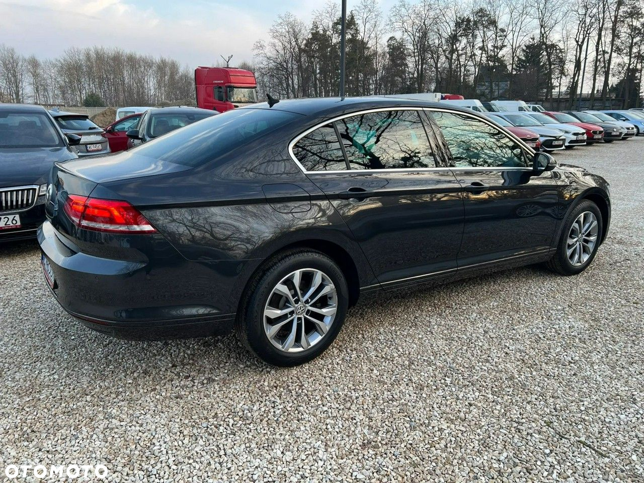 Volkswagen Passat - 19