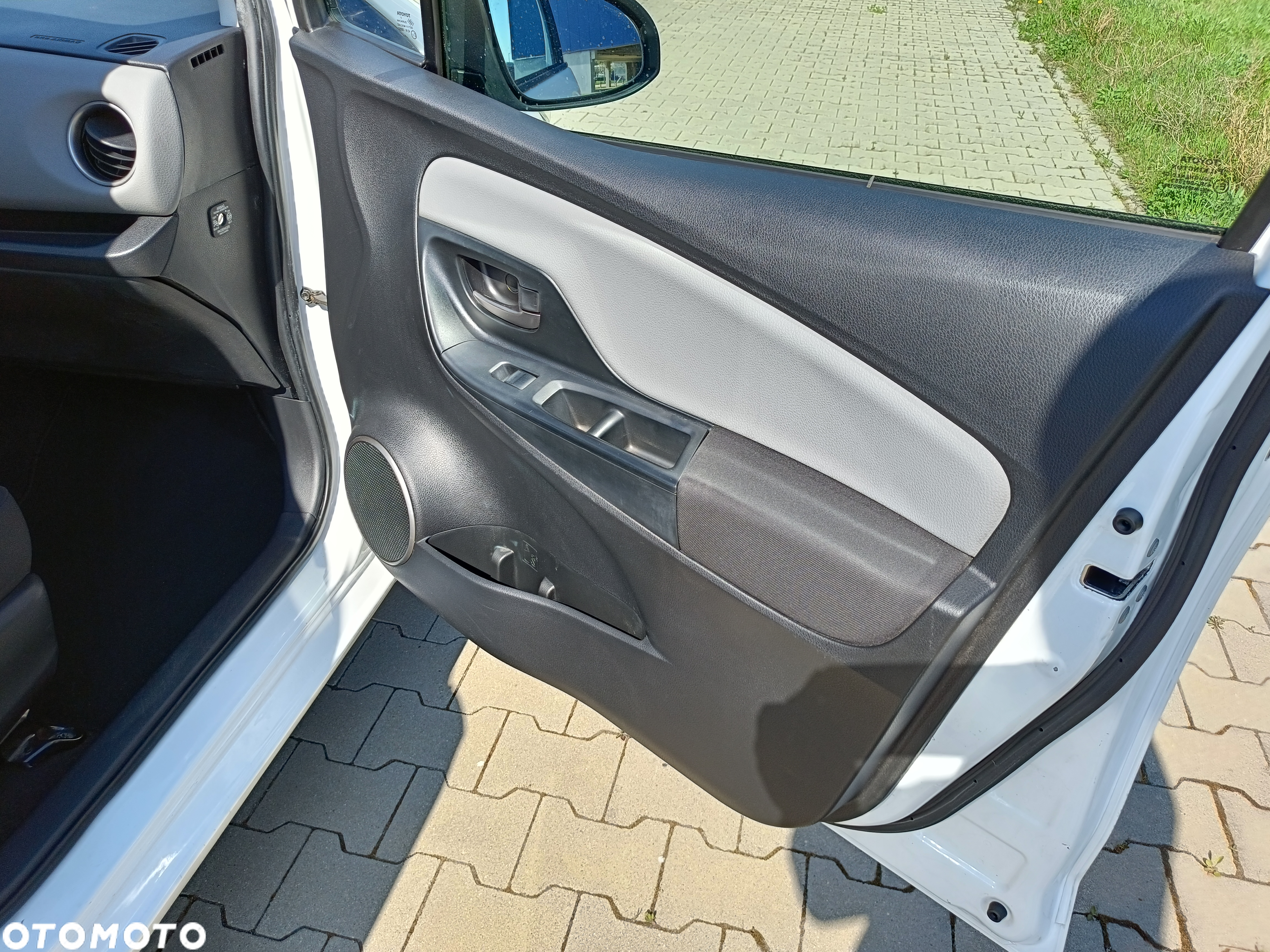Toyota Yaris 1.0 Active - 17