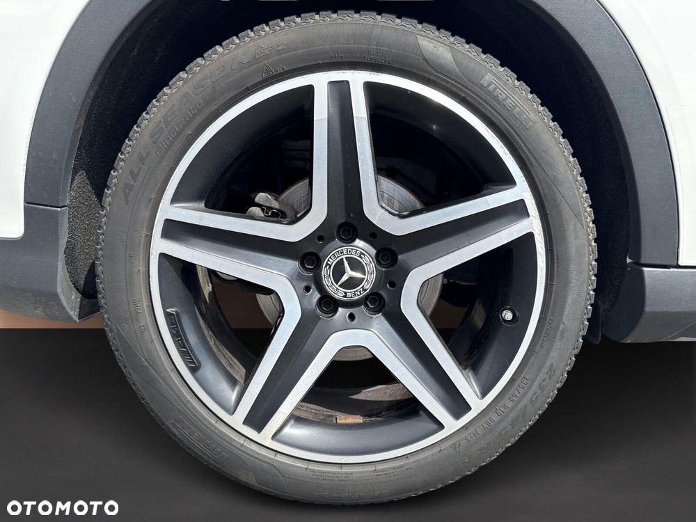Mercedes-Benz GLA - 10