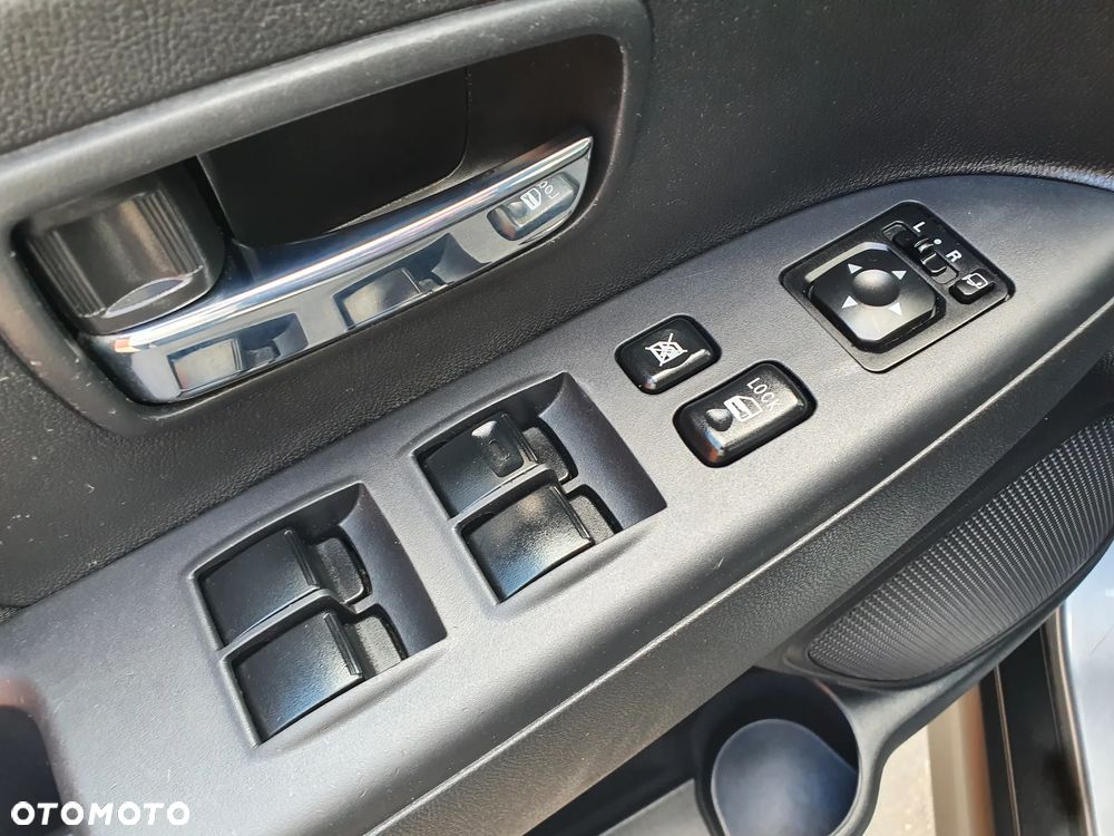 Mitsubishi ASX 2.2 DI-D 4WD Automatik Diamant Edition+ - 20