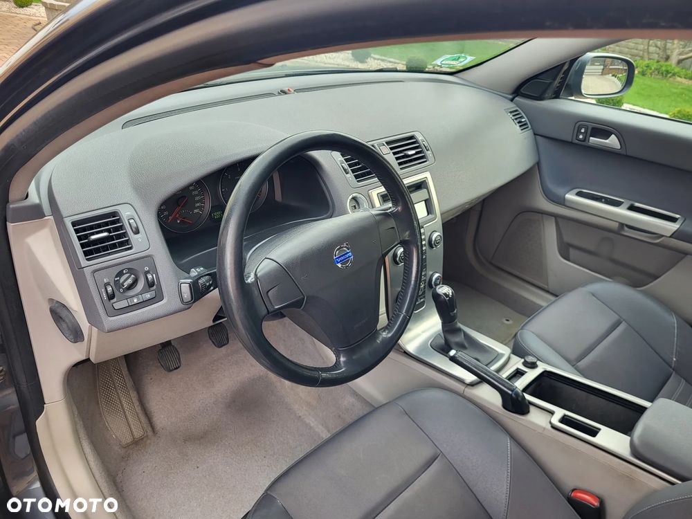 Volvo S40 2.0D Momentum - 12