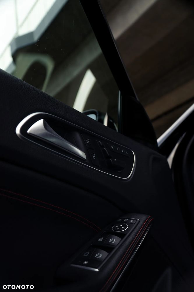 Mercedes-Benz GLA 45 AMG 4-Matic - 25
