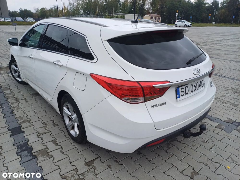 Hyundai i40 Kombi blue 1.6 Family+ - 21