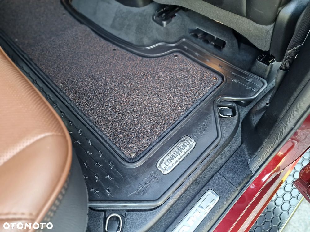 RAM 1500 Crew Cab Longhorn - 24
