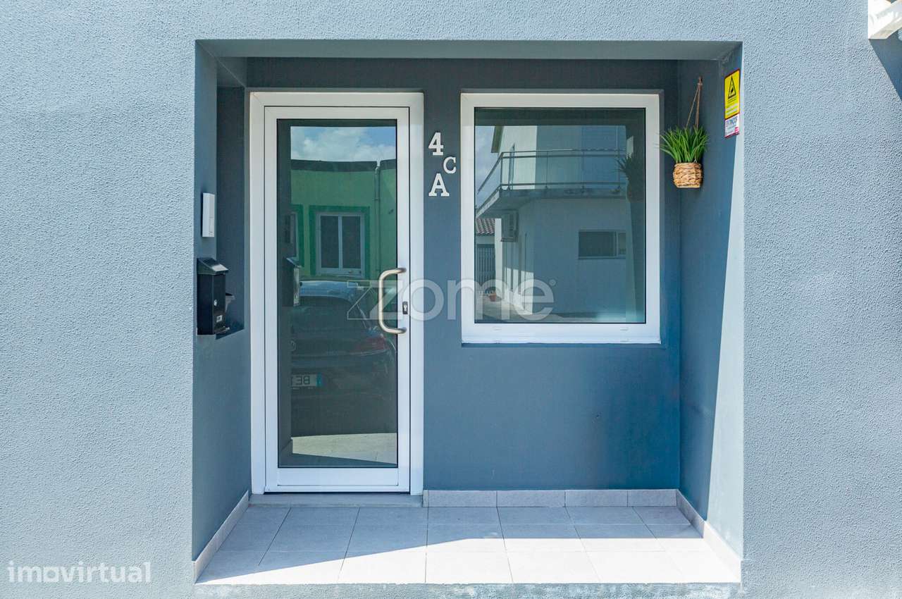 Apartamento T2 semi-novo em Rabo de Peixe - Grande imagem: 2/28