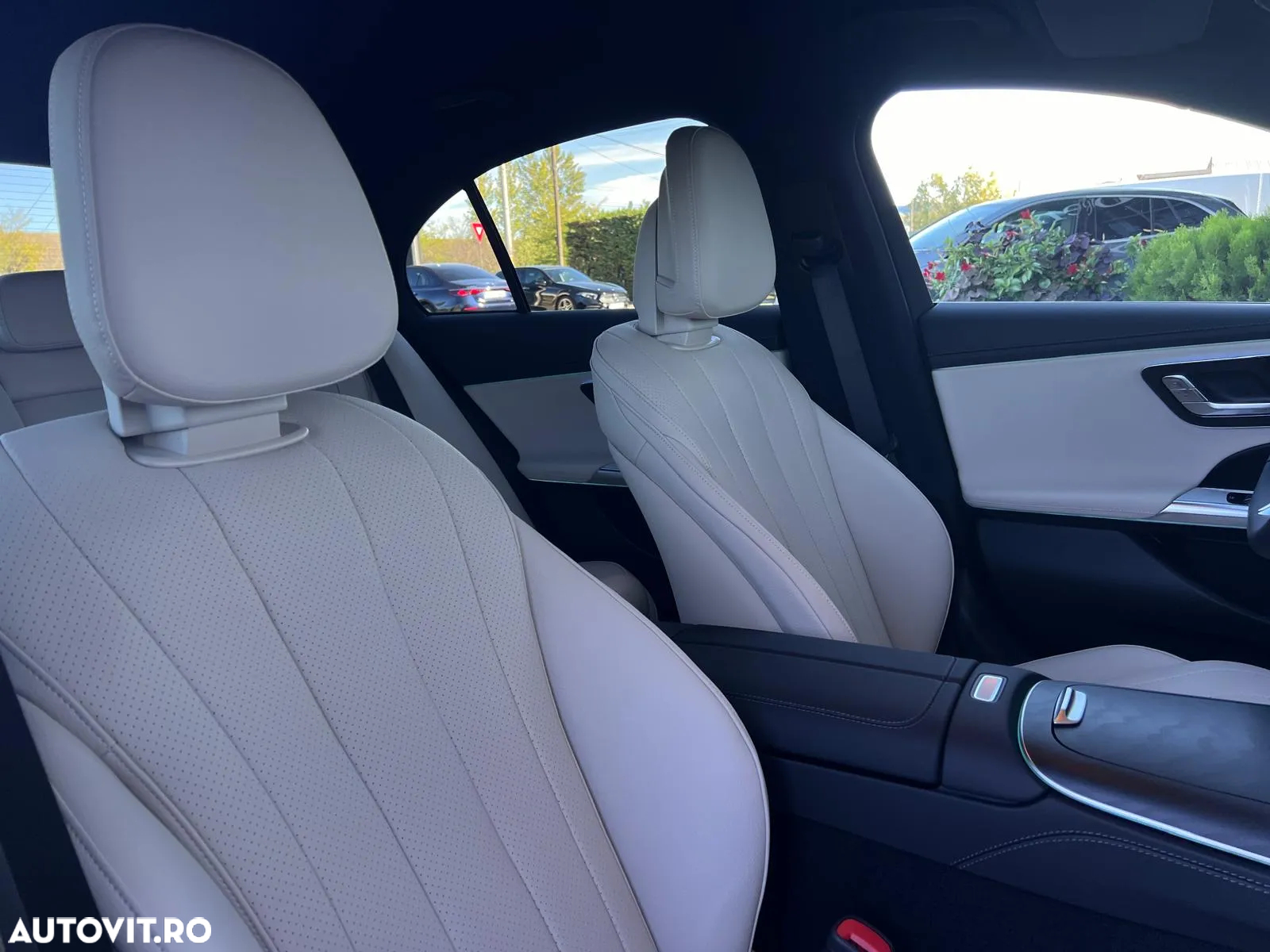 Mercedes-Benz E 300 4MATIC Aut. - 18