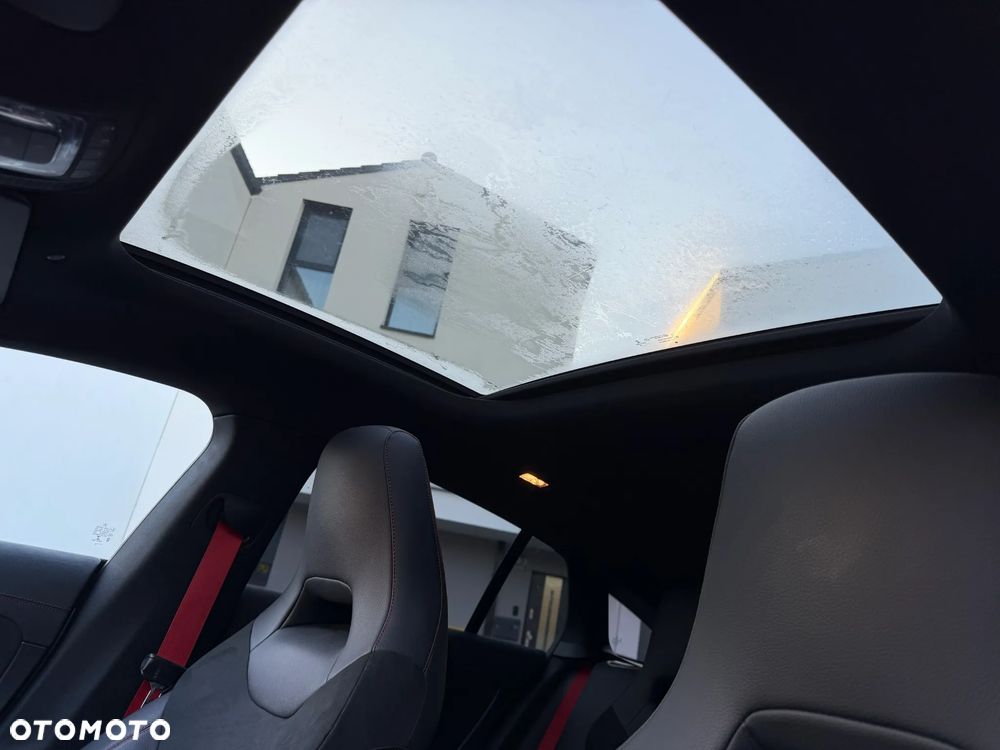 Mercedes-Benz CLA - 10