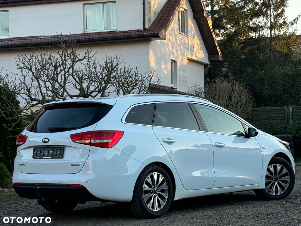 Kia Ceed 1.6 CRDi 136 ISG Platinum Edition - 6