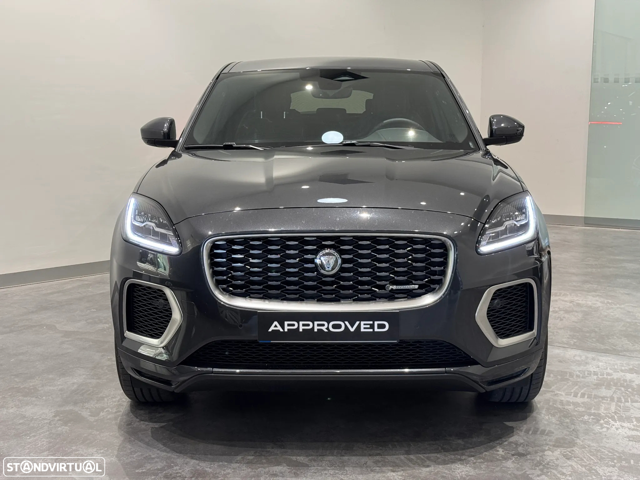 Jaguar E-Pace 1.5 P160 R-Dynamic S Aut. - 2