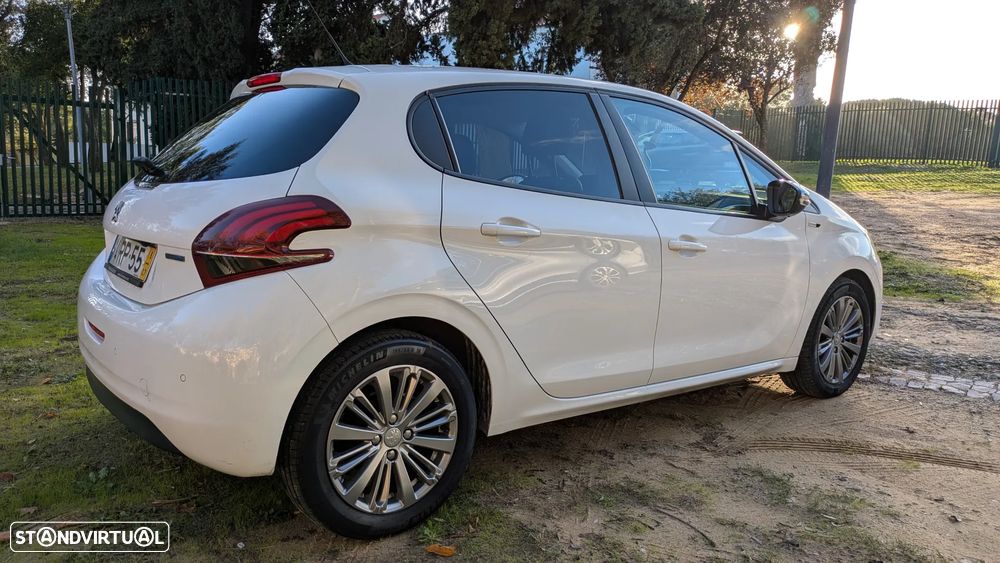 Peugeot 208 1.6 BlueHDi Style - 13