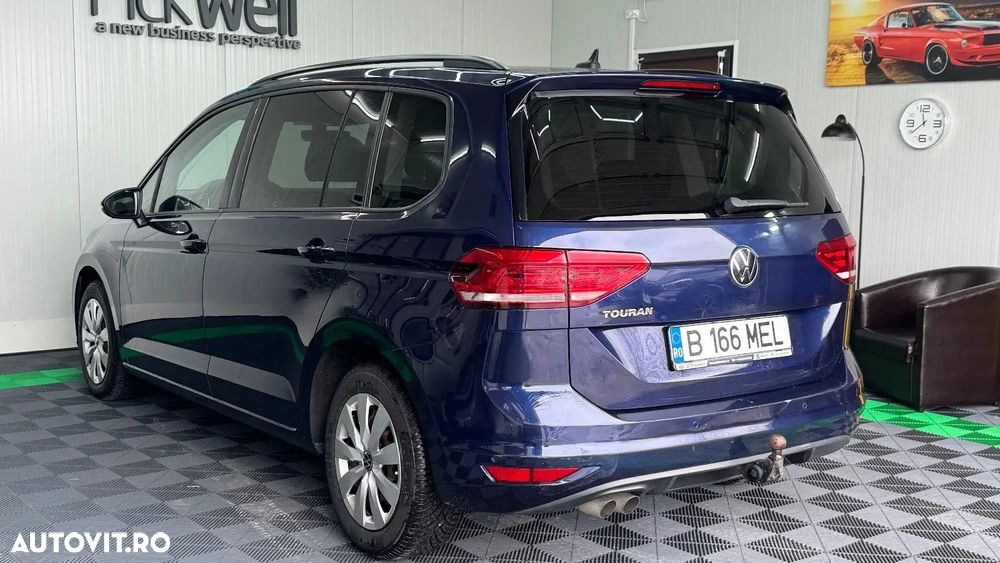 Volkswagen Touran - 4