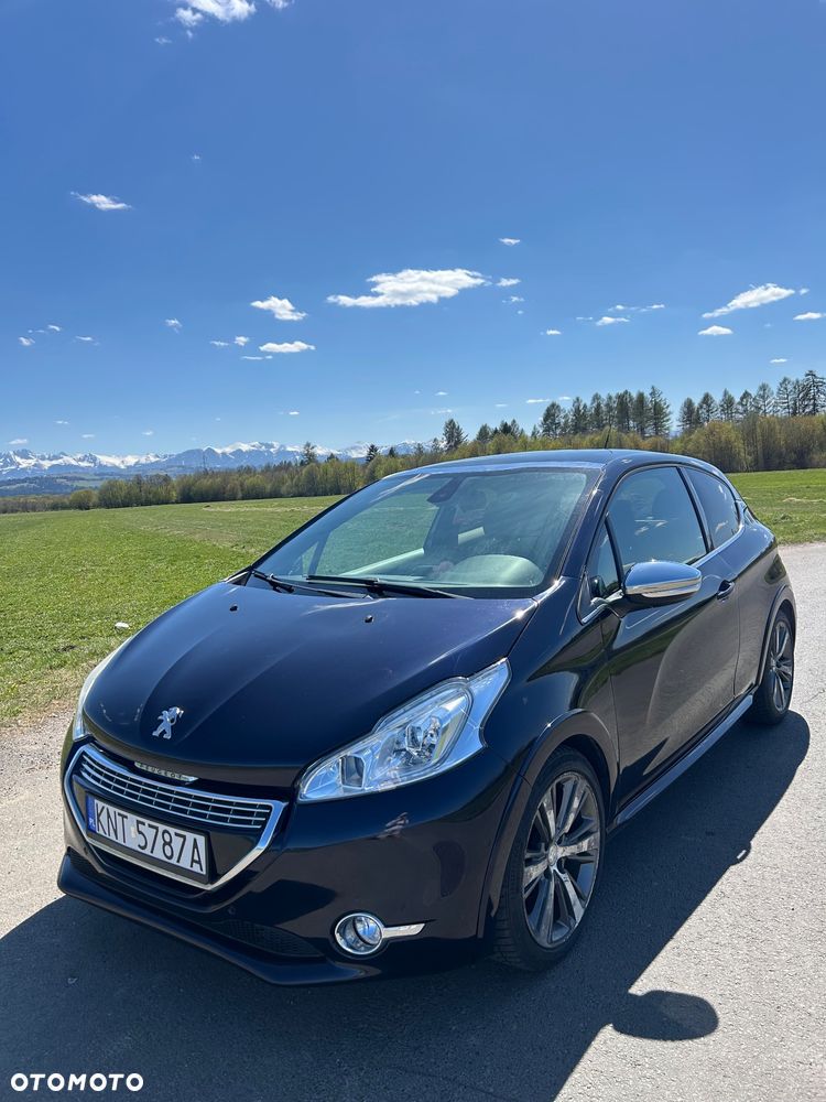 Peugeot 208 - 1