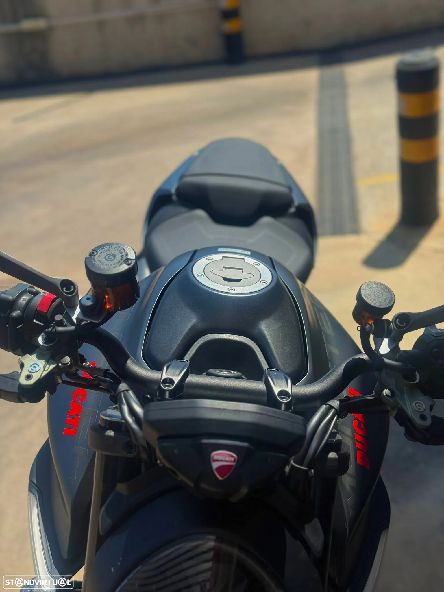 Ducati Monster 937 - 4