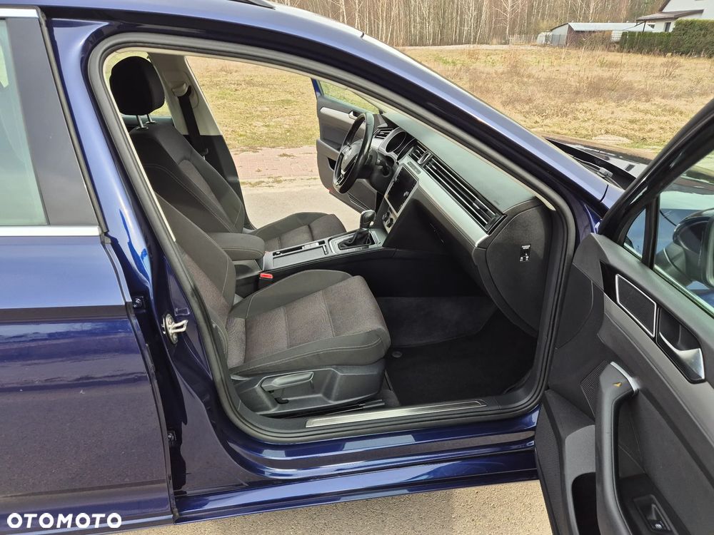 Volkswagen Passat - 22