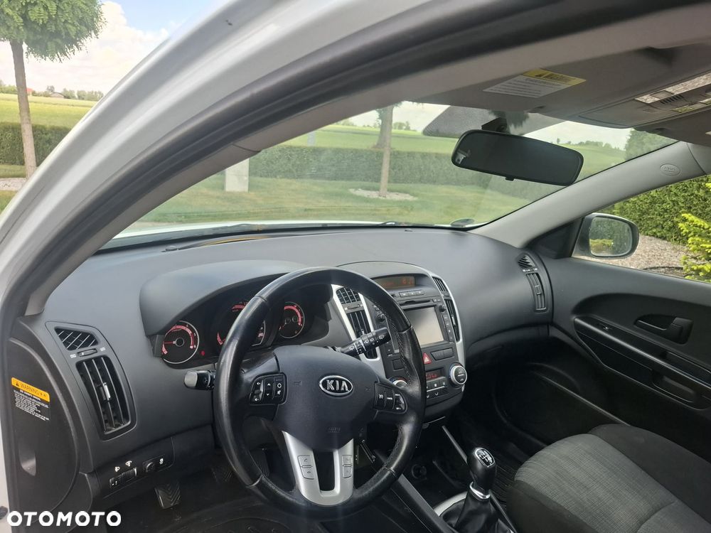 Kia Ceed - 5