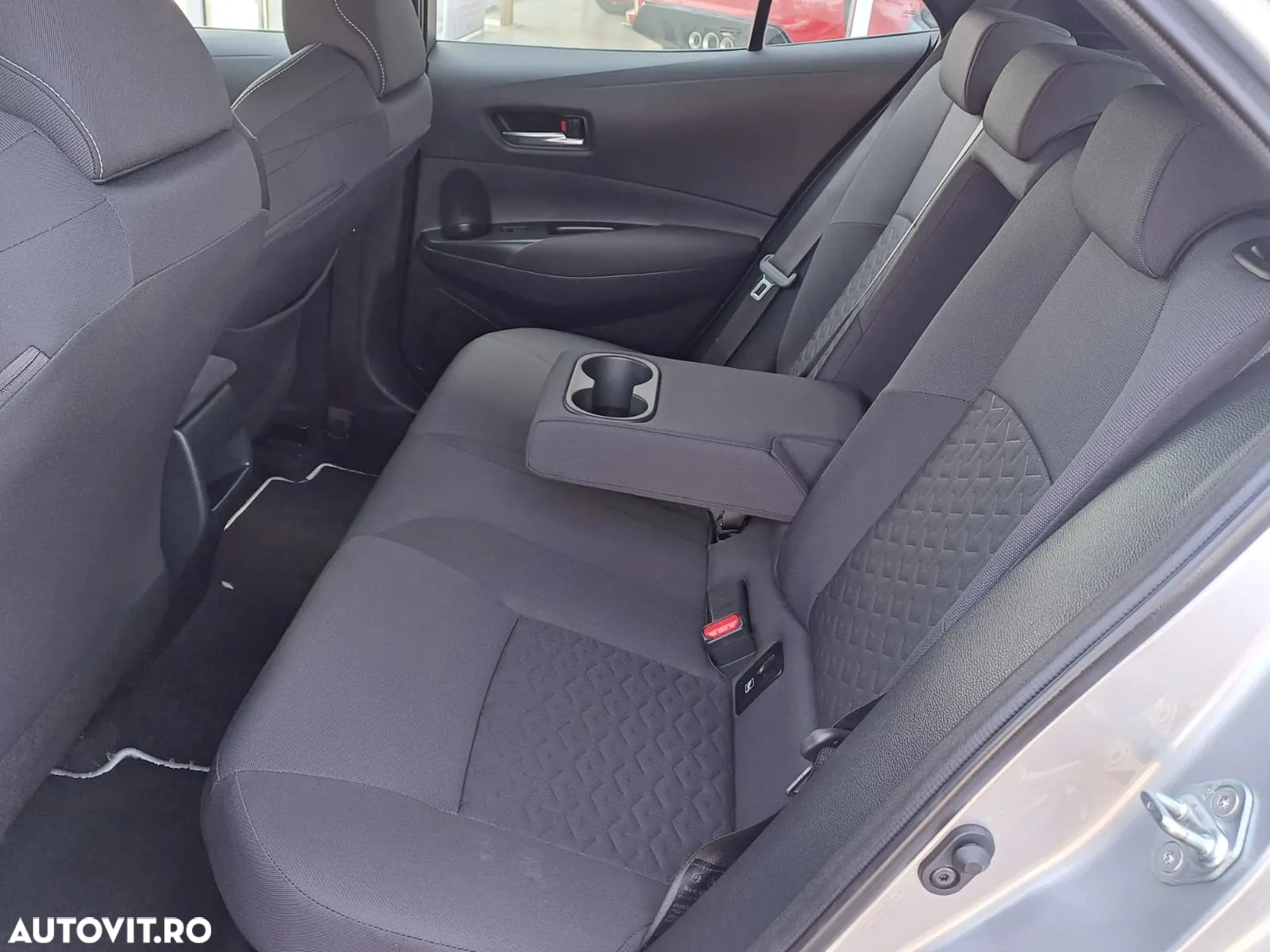 Toyota Corolla 1.8 HSD Dynamic - 7